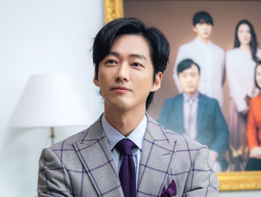 6 Sikap Positif Cheon Ji Hun di Drakor One Dollar Lawyer, Gentleman!