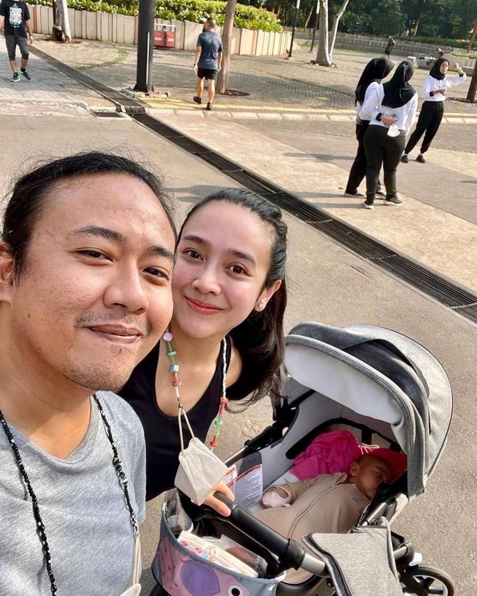 Dea Ananda dan suami (instagram.com/dea_ananda)
