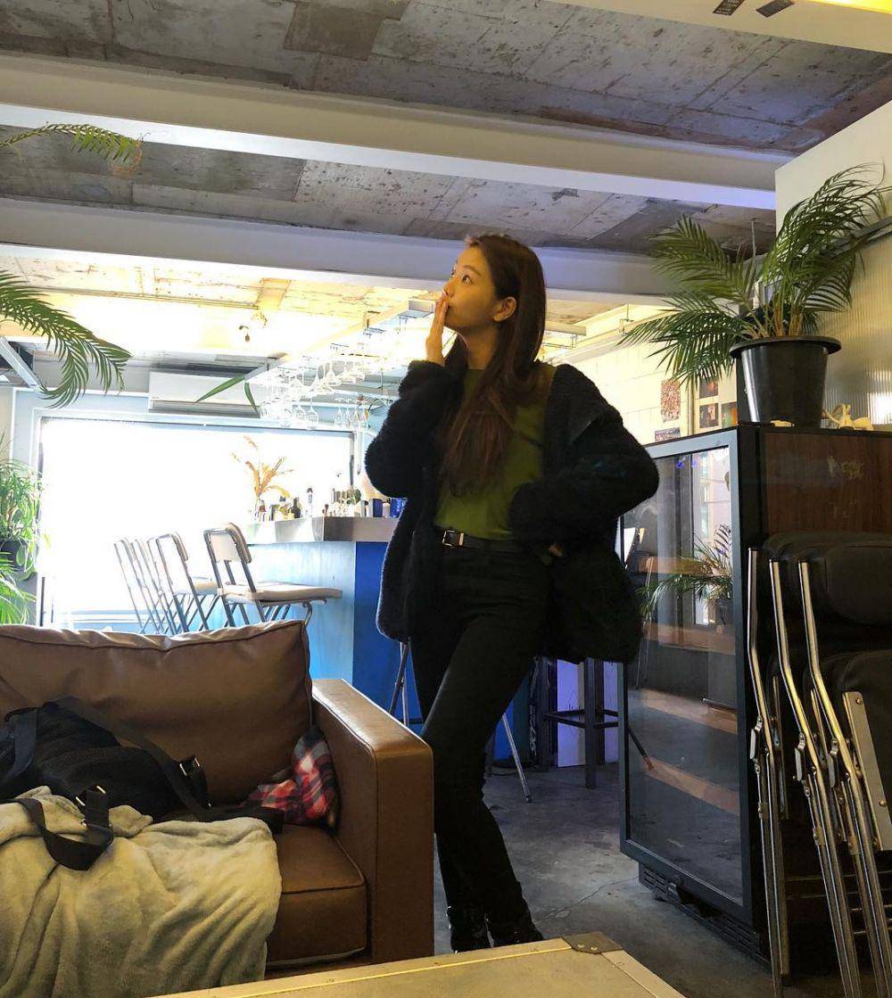 OOTD casual ala Lee Se Hee (instagram.com/se.22)