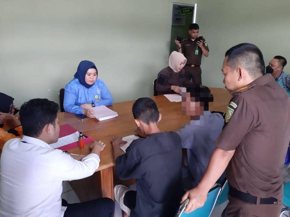 Subdit IV Renakta Ditreskrimum Polda Lampung melimpahkan tahap 2 berkas perkara pengeroyokan dan penganiayaan anak LPKA meninggal. (Dok. Polda Lampung)