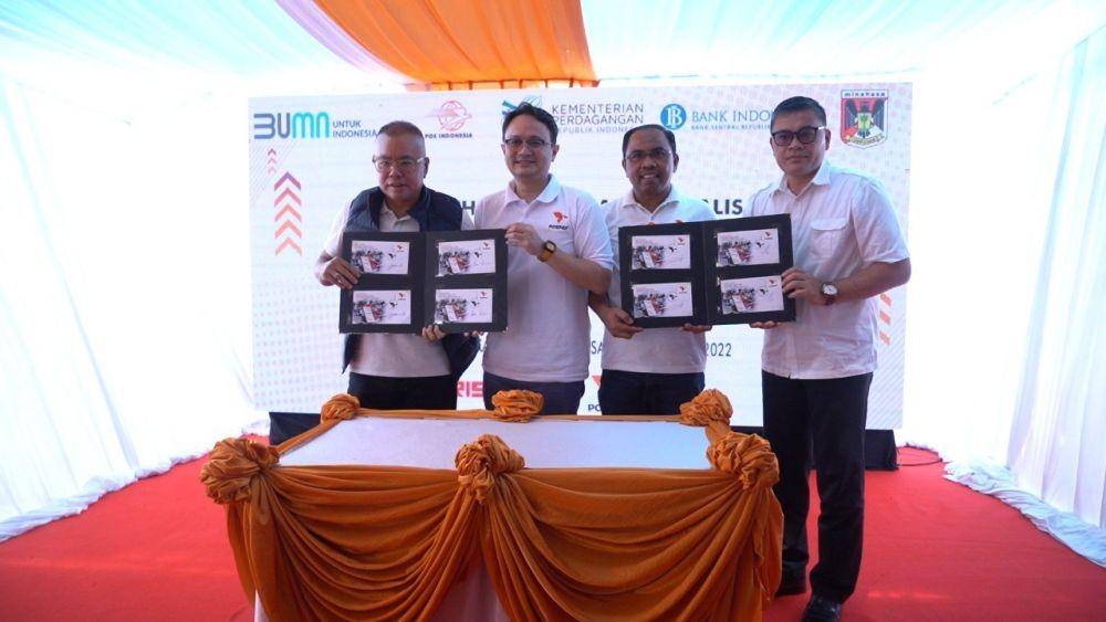 PT Pos Indonesia (Persero) dan Kementerian Perdagangan (Kemendag) menyediakan aplikasi mobile Pospay pada program Digitalisasi Pasar Rakyat (Dok. PT Pos Indonesia)