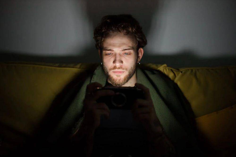 kebiasaan sepele yang bikin self reward menjadi toxic (pexels.com/Ron Lach)