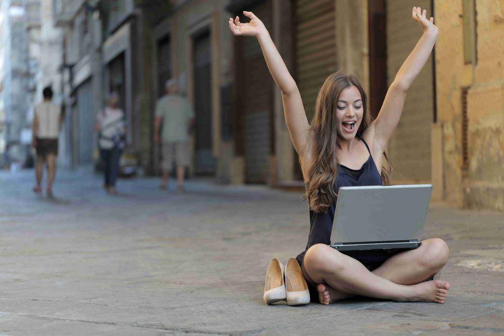 Freelance (pexels.com/Andrea Piacquadio)