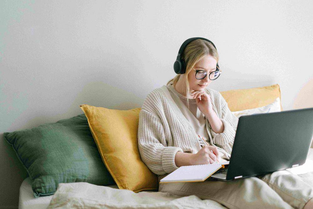 Freelance (pexels.com/Ivan Samkov)