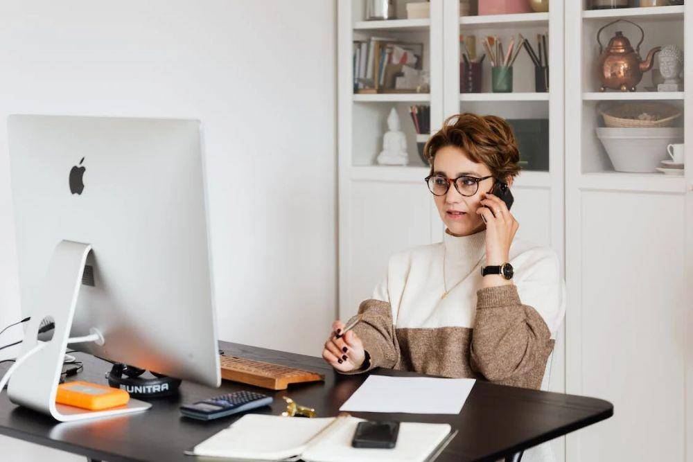 ilustrasi seorang CEO (pexels.com/Karolina Grabowska)