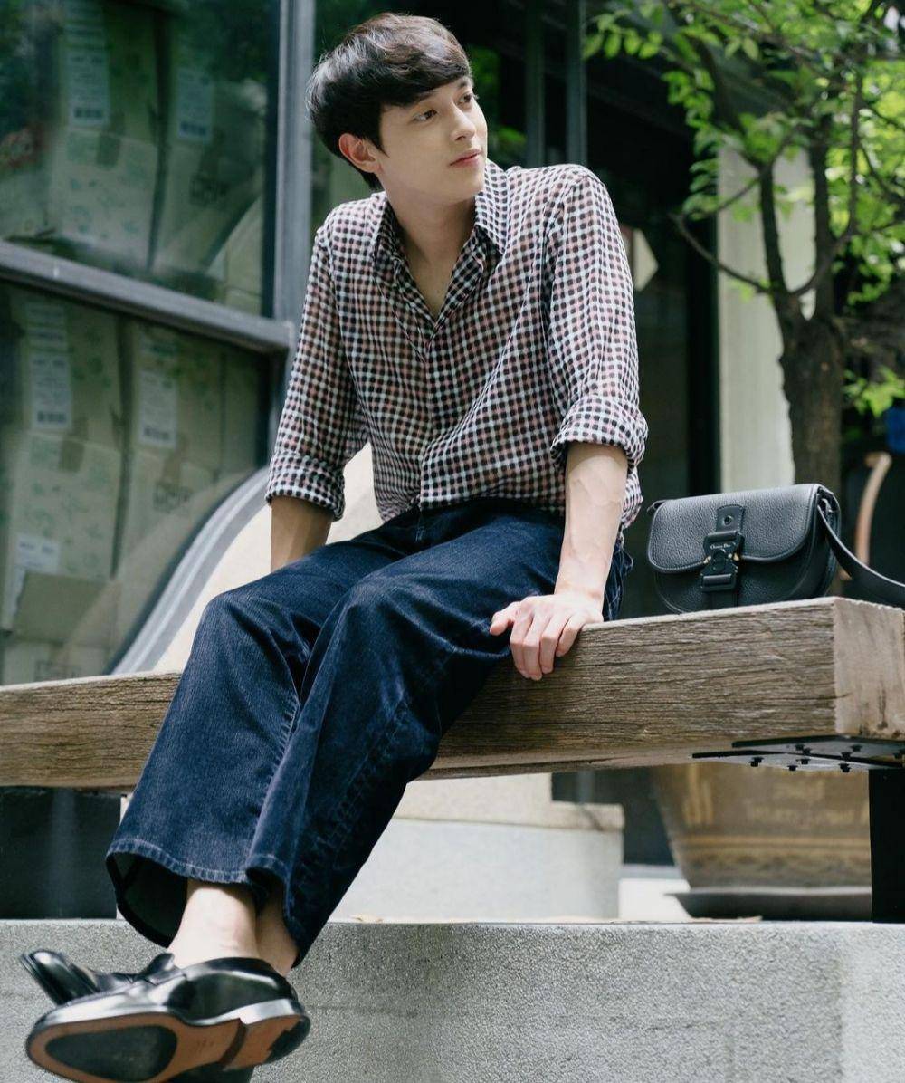 James Jirayu (instagram.com/jirayu_jj)