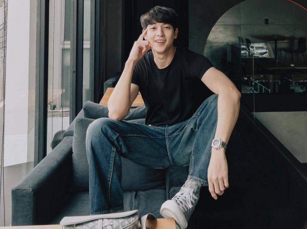 James Jirayu (instagram.com/jirayu_jj)