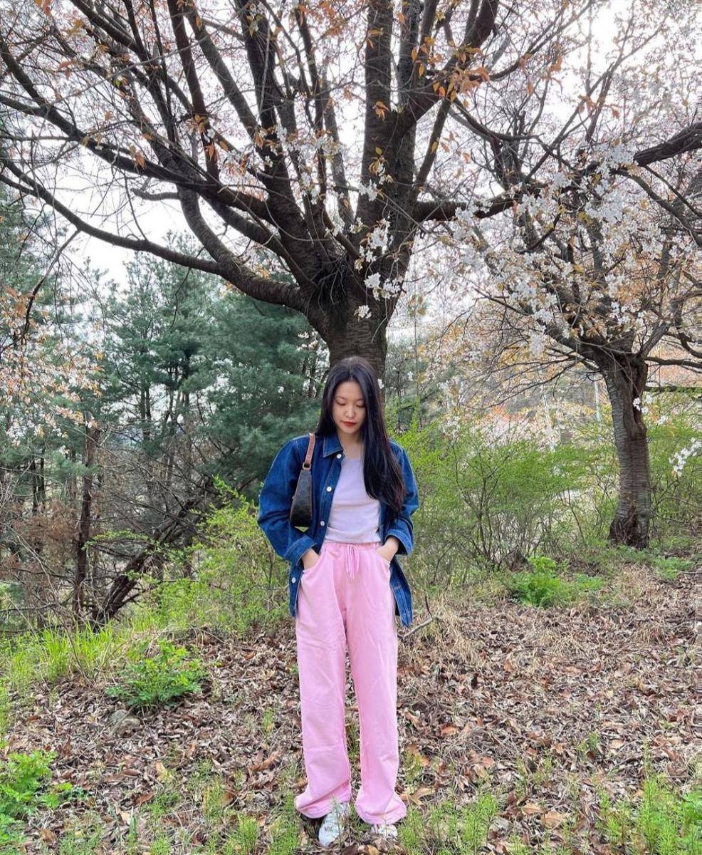 Kim Ye-Rim Red Velvet  (instagram.com/yerimiese)
