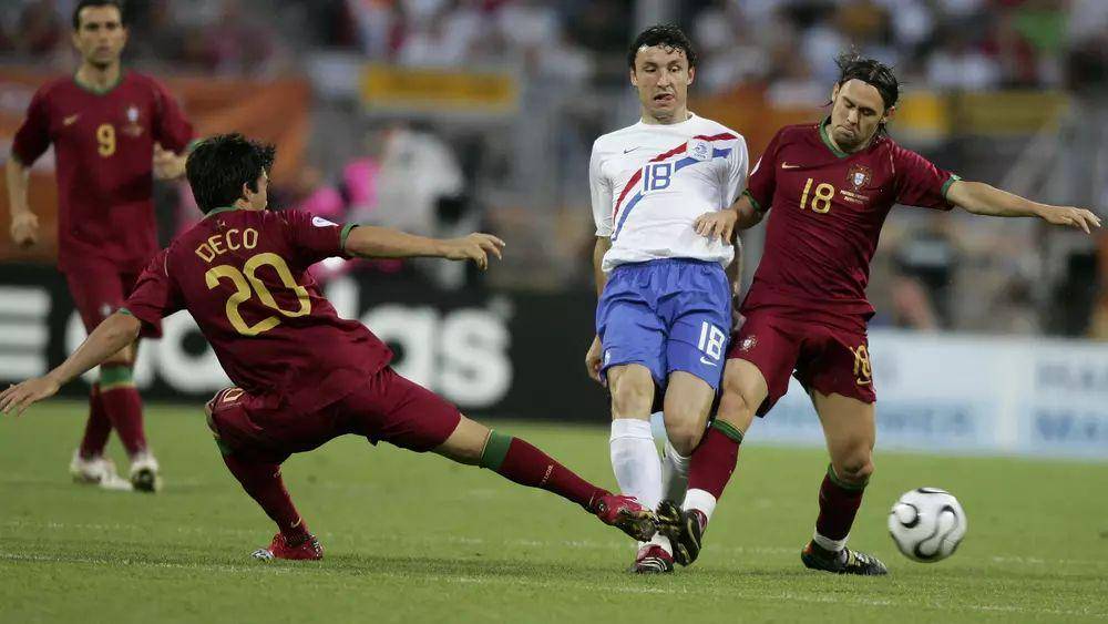 Portugal melawan Belanda di Piala Dunia 2006. (fifa.com)