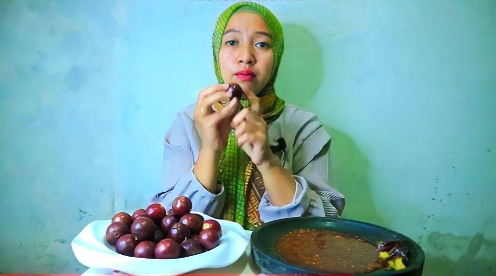 buah obel-obel (YouTube.com/MAK INA)