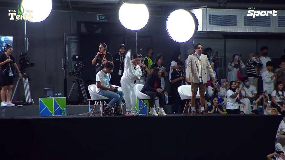 Nagita Slavina jadi komentator Tiba-Tiba Tenis (youtube.com/vindes)