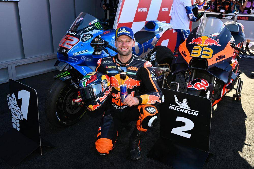 Brad Binder berpose selepas finis kedua pada GP Valencia 2022. (motogp.com)