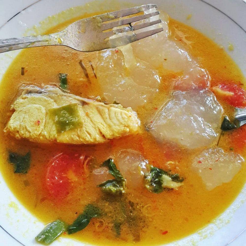 Papeda ikan kuah kuning (instagram.com/dilardillah)