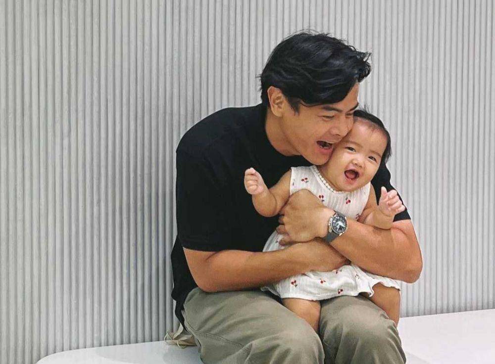 potret Dion Wiyoko dan anaknya (instagram.com/@dionwiyoko)