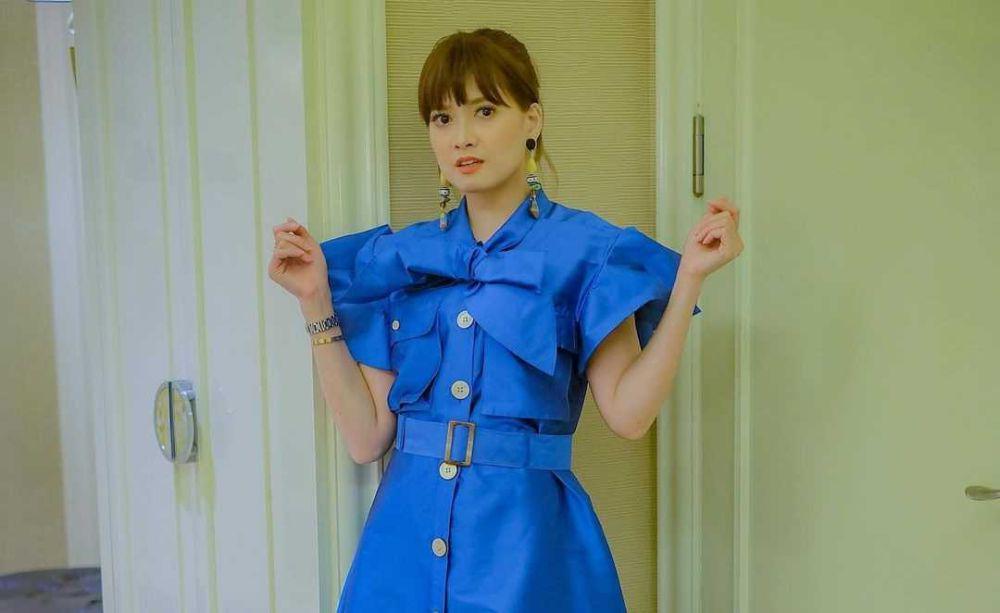 10 Ide OOTD Colorful ala Chika Jessica, Berani Mainkan Warna!