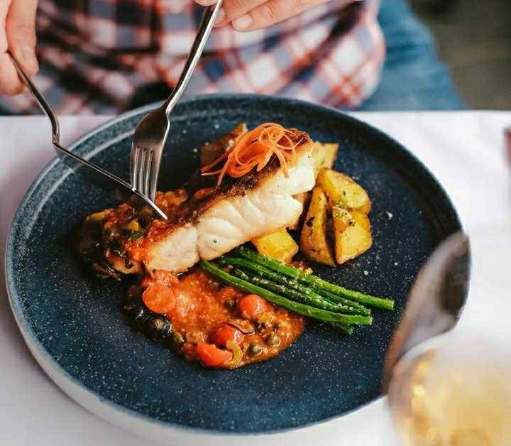 Expatriatre Restaurant (instagram.com/expatriaterestaurant)