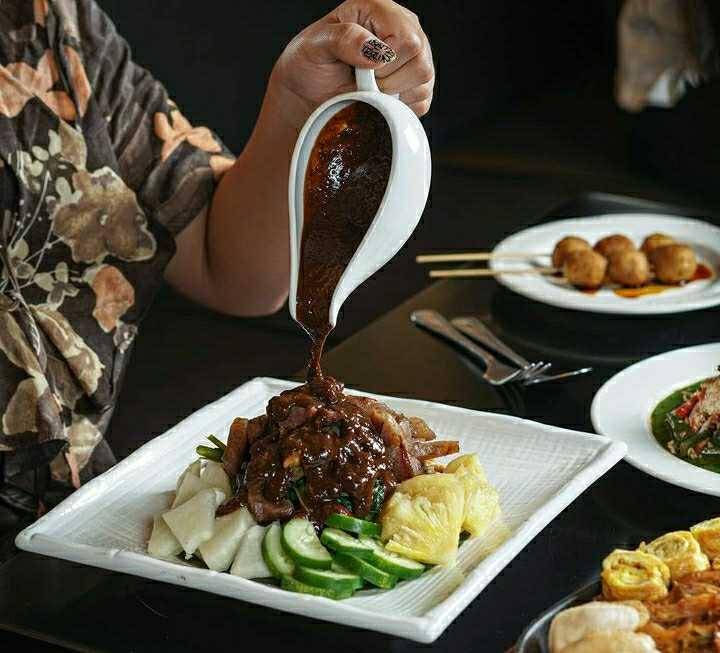 Resto Ngalam (instagram.com/restongalam)