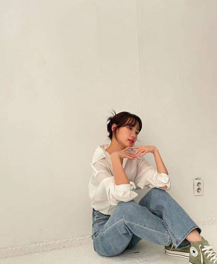 OOTD member LE SSERAFIM (instagram.com/.chaechae_1)