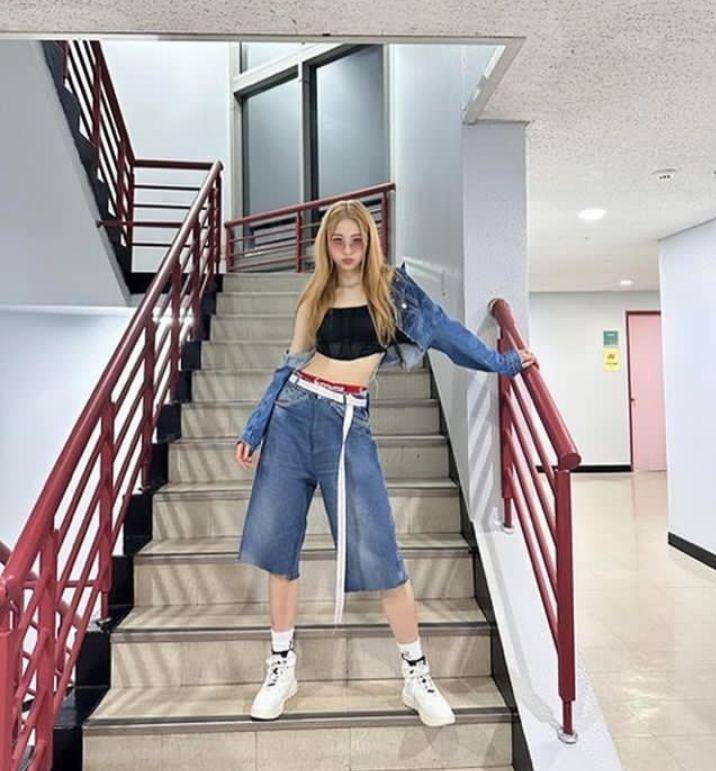 OOTD member LE SSERAFIM (instagram.com/yunjin.lesserafimz)