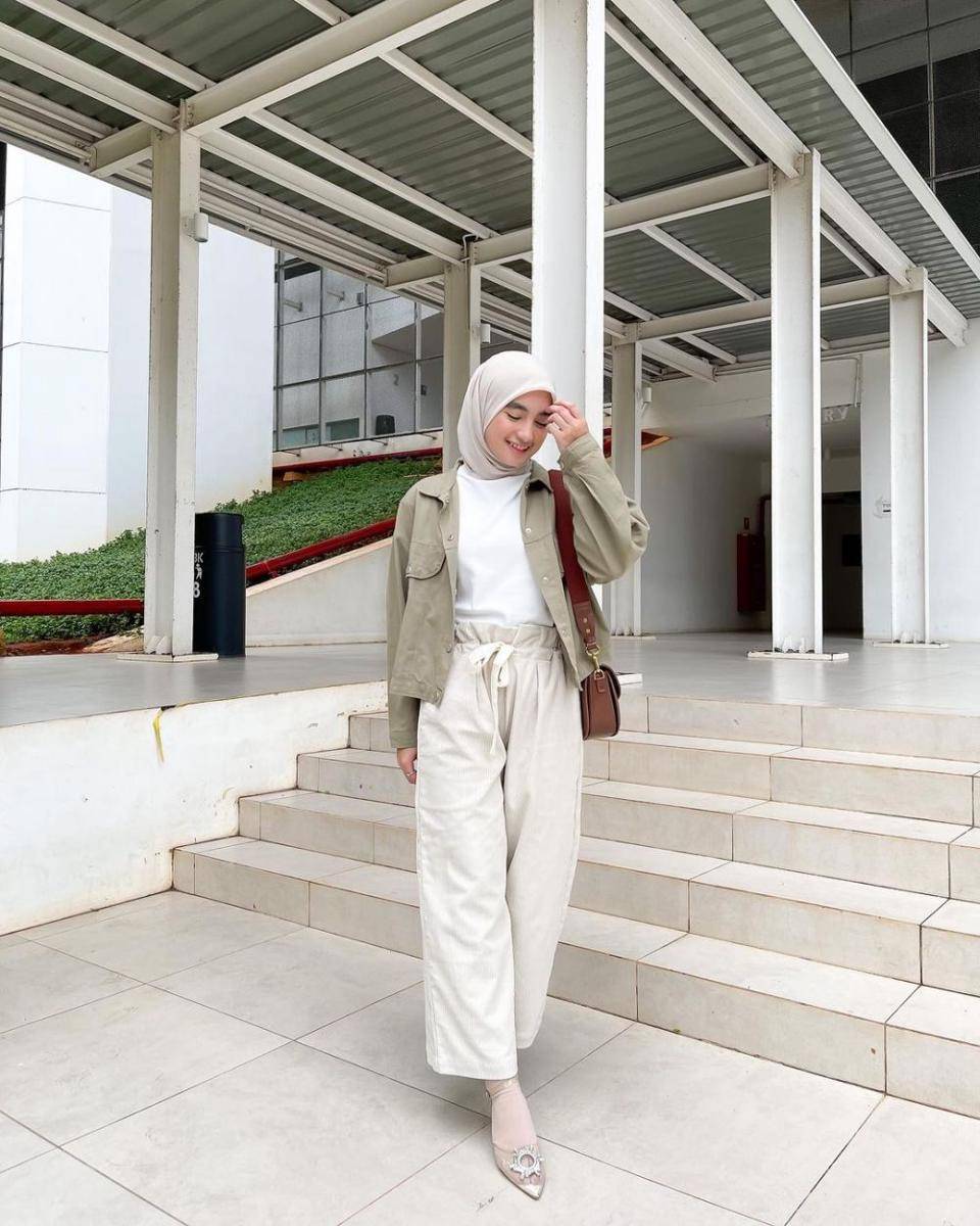 OOTD sage green untuk padu padan hijab ala cewek bumi (instagram.com/oliviafindas)