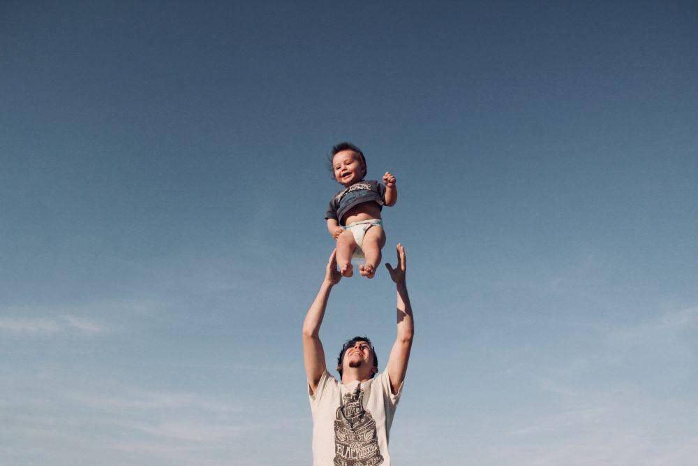 ilustrasi orang tua dan anak (pexels.com/Dominika Roseclay)