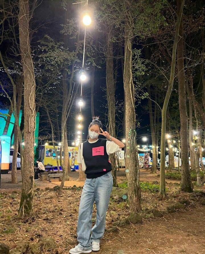 ootd Lee Hyeri (instagram.com/hyeri_0609)