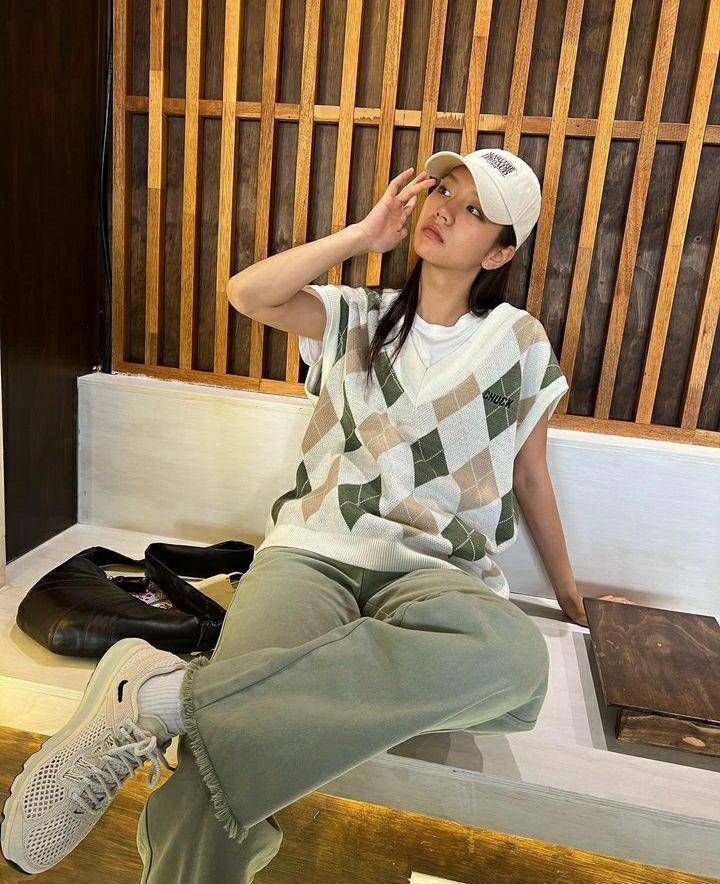 ootd Lee Hyeri (instagram.com/hyeri_0609)
