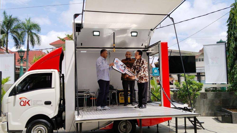 SiMolek Edutainment atau Sarana Informasi Mobil Literasi dan Edukasi Keuangan menjadi media baru Otoritas Jasa Keuangan (OJK)/Dokumentasi OJK