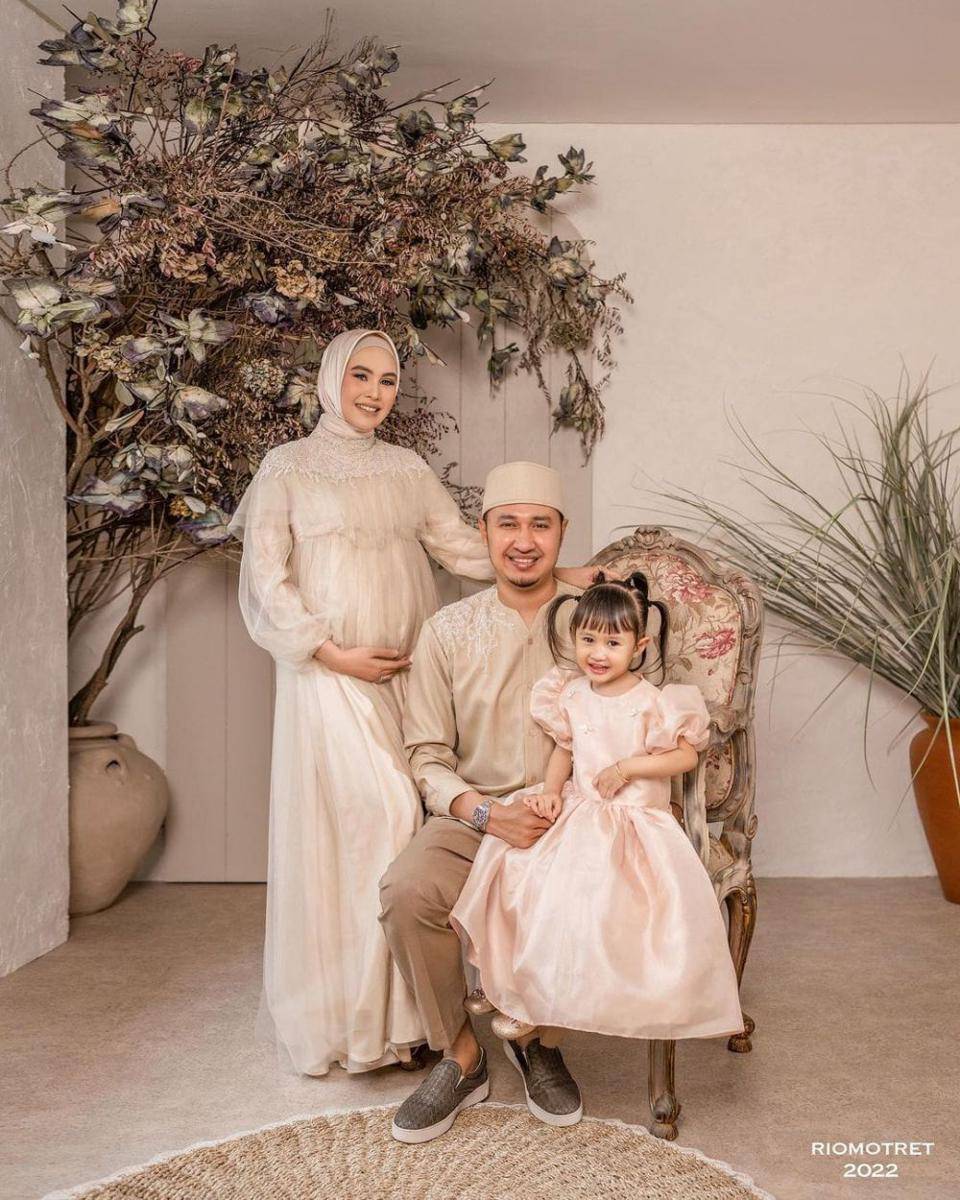 keluarga Kartika Putri (Rio Motret via instagram.com/khalisaworld)