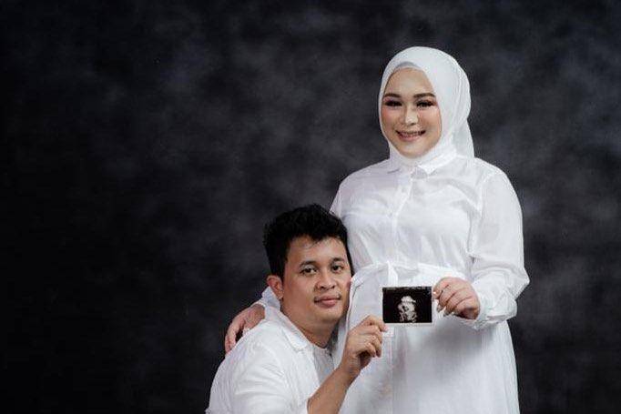 maternity shoot Syifa (instagram.com/mom_ayting92_)