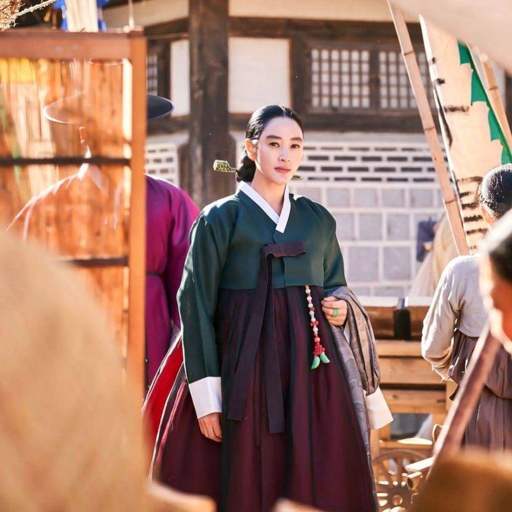 Kim Hye Soo dalam drama Under the Queen's Umbrella (instagram.com/hs_kim_95)