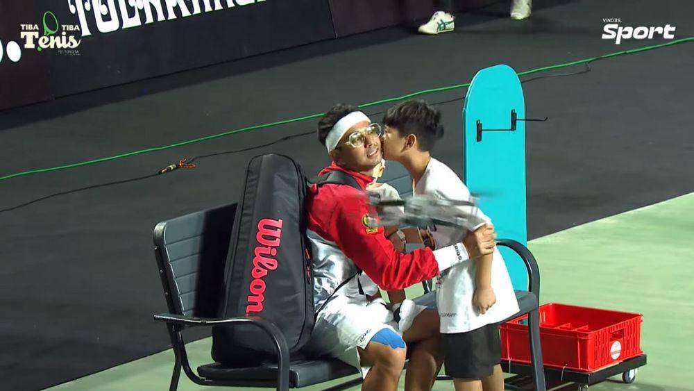 Rafathar dan Rayyanza di Tiba-Tiba Tenis (youtube.com/vindes)