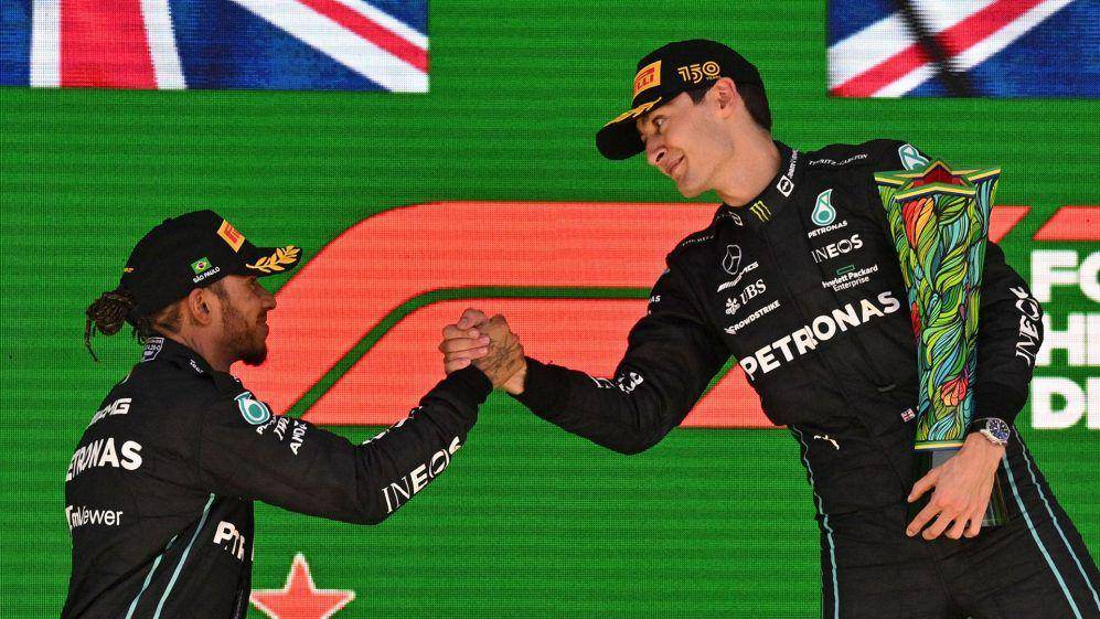George Russell dan Lewis Hamilton raih podium 1-2 bagi Mercedes di GP Brasil. (formula1.com)