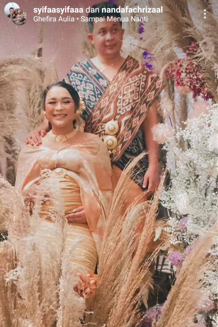 maternity shoot Syifa (instagram.com/syifaasyifaaa)
