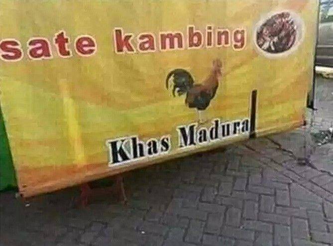 spanduk penjual tertukar (twitter.com/nocontextwarung)