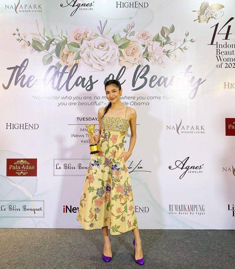 inspirasi cocktail dress (instagram.com/miktambayong)