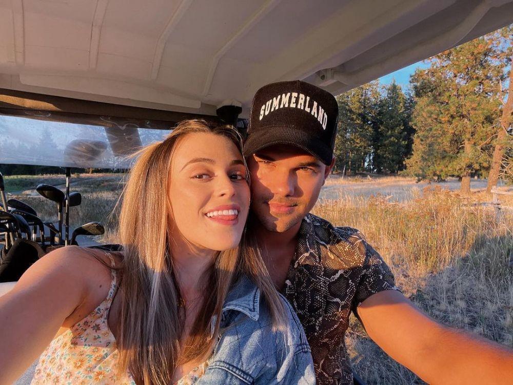 Taylor Lautner Resmi Menikahi Dome, Ini 10 Potret Kisah Cinta Mereka