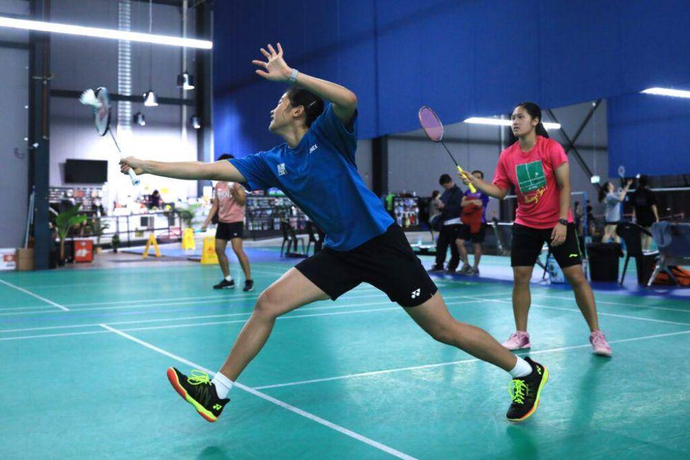 Amalia Cahaya Pratiwi/Lanny Tria Mayasari latihan jelang Australia Open 2022. (pbsi.id)