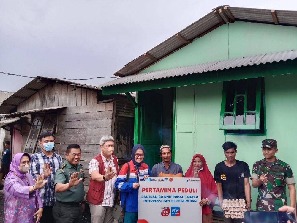 Pertamina, BKKBN, dan TNI AD lakukan bedah rumah warga (Dok. Pertamina)