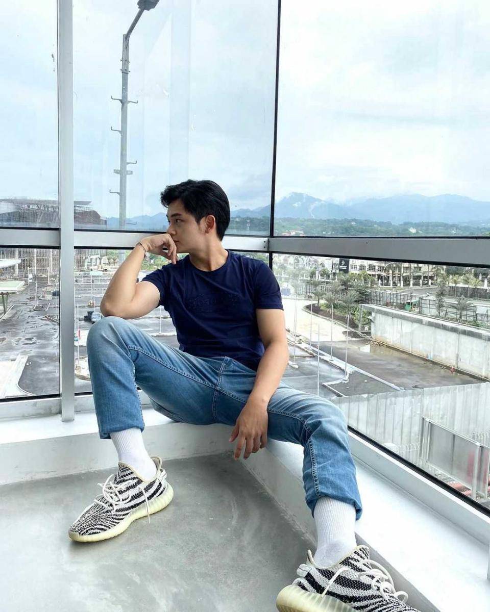 OOTD Kaus (instagram.com/randymartinnn)