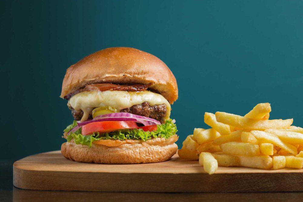 ilustrasi makanan olahan (pexels.com/danielreche)