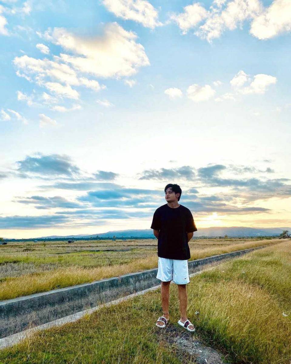 OOTD Kaus (instagram.com/randymartinnn)