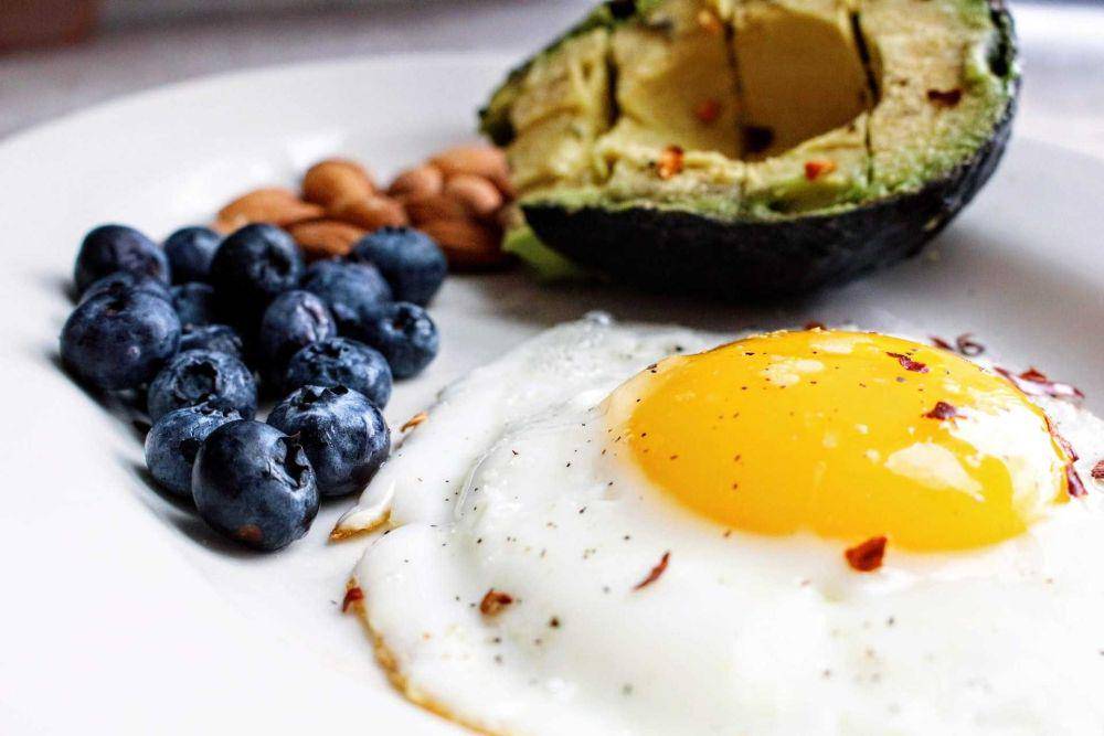 ilustrasi sarapan sehat (pexels.com/jennahamra)