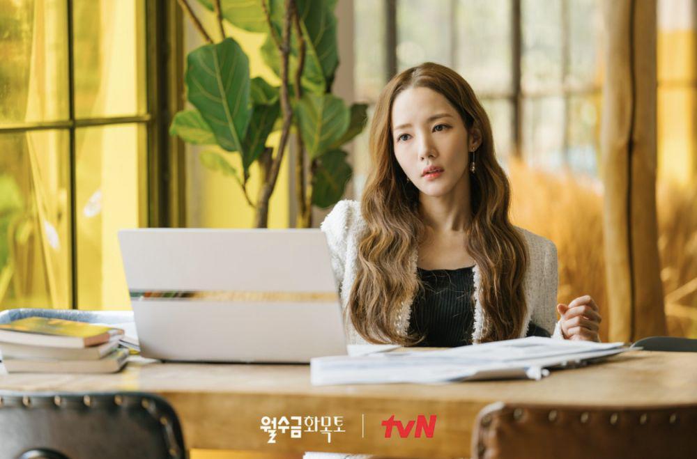 9 Harga Kardigan Park Min Young di Love in Contract, Chic dan Stylish!