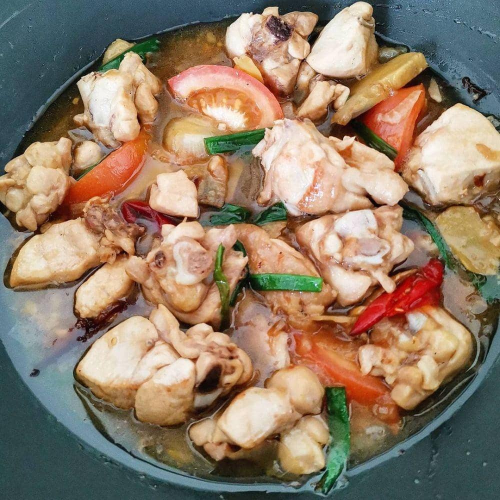 Ilustrasi ayam maska halia (instagram.com/wan_fatihahpauzi)