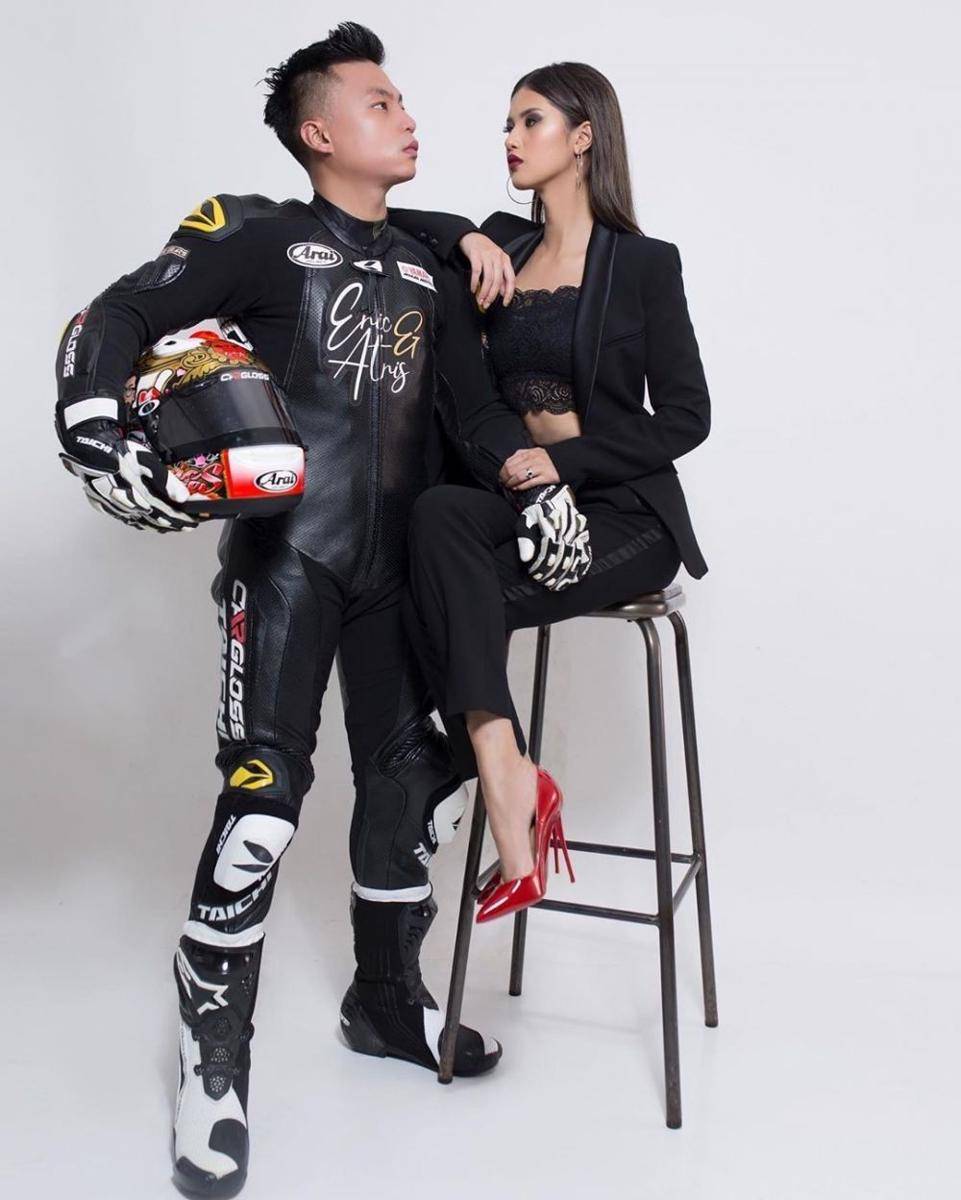 prewed baju hitam casual (Moza Wahyu via Instagram.com/latho.planner)
