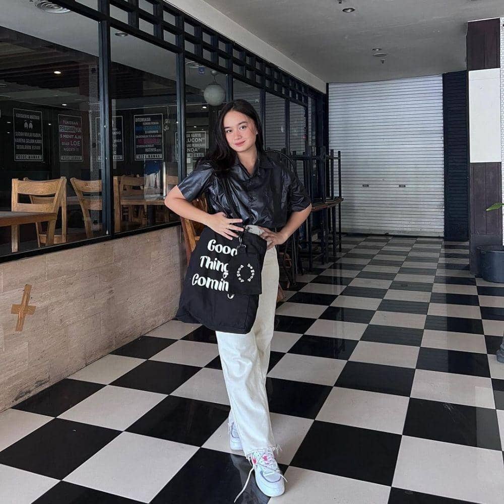 OOTD hangout kekinian ala Chintya Gabriella (instagram.com/chintyagabriella)