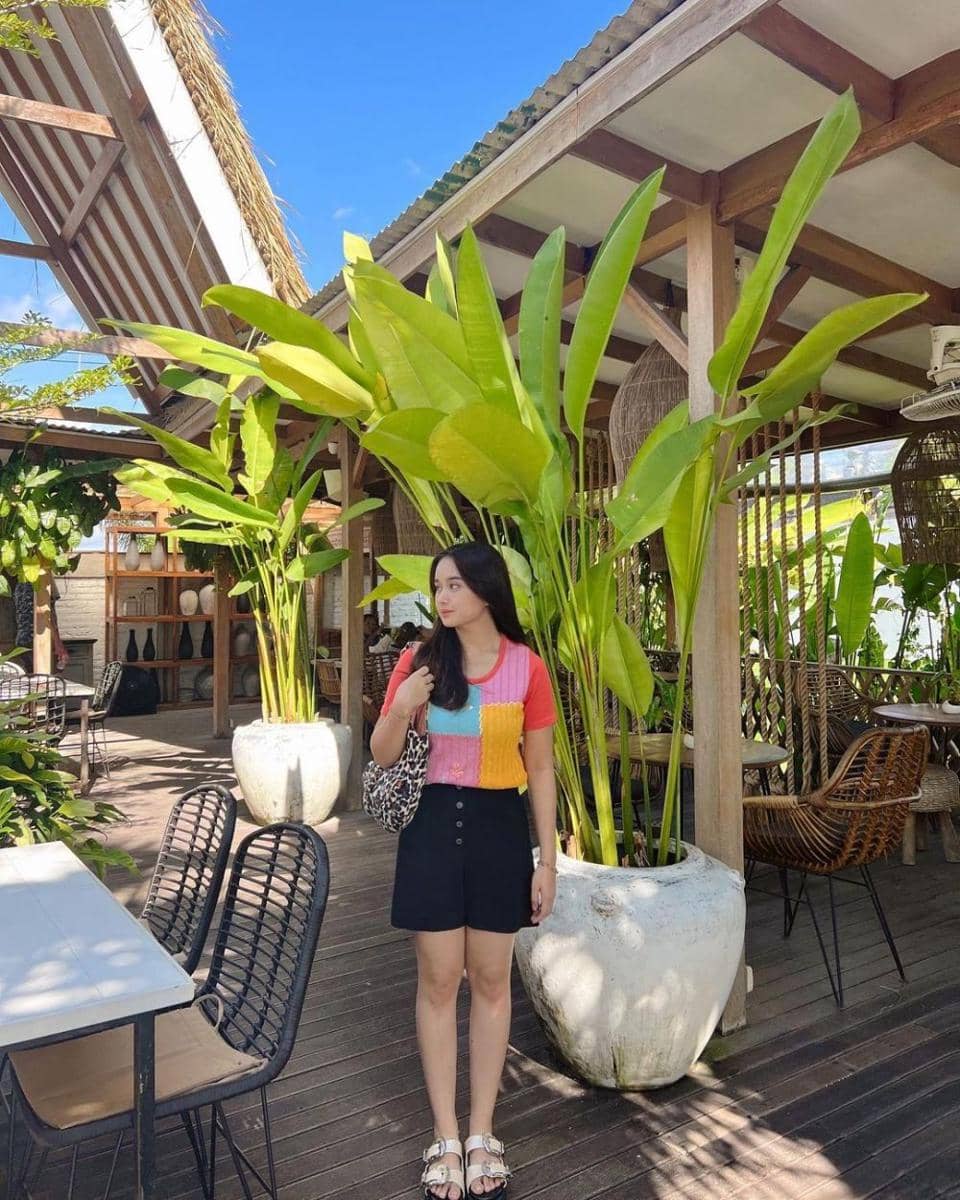 OOTD hangout kekinian ala Chintya Gabriella (instagram.com/chintyagabriella)