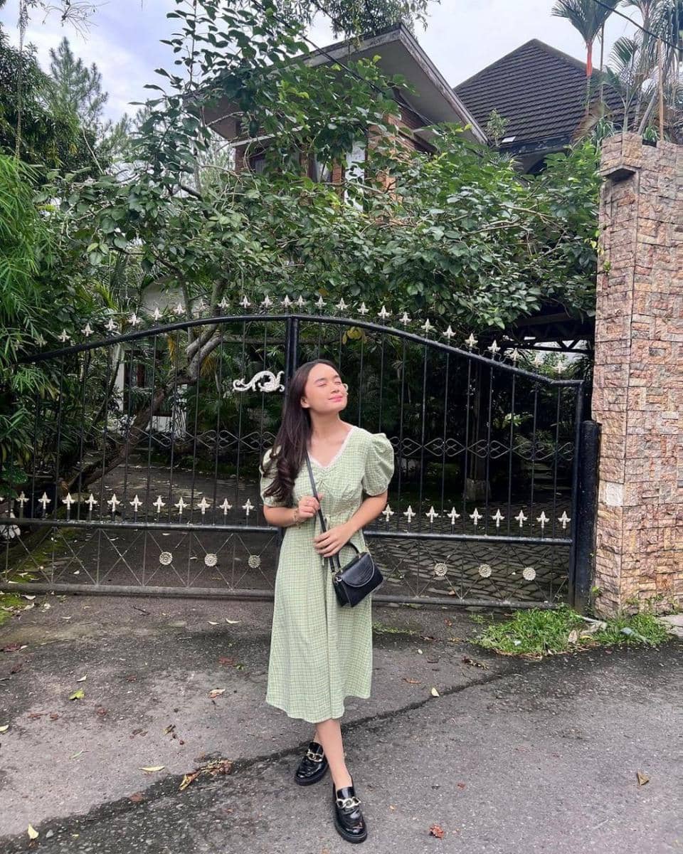 OOTD hangout kekinian ala Chintya Gabriella (instagram.com/chintyagabriella)