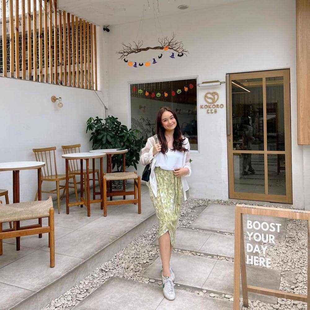 OOTD hangout kekinian ala Chintya Gabriella (instagram.com/chintyagabriella)